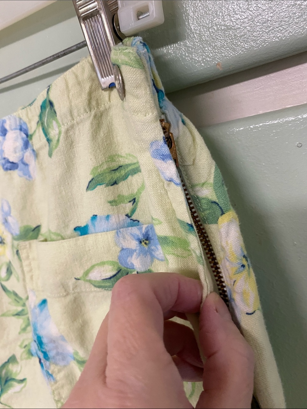 Vintage Liz Claiborne Linen & Rayon blend sweet cottagecore Skirt with flowers - Picture 4 of 10